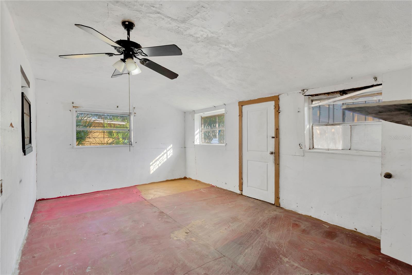 2303 E OSBORNE AVE, TAMPA, FL, 33610