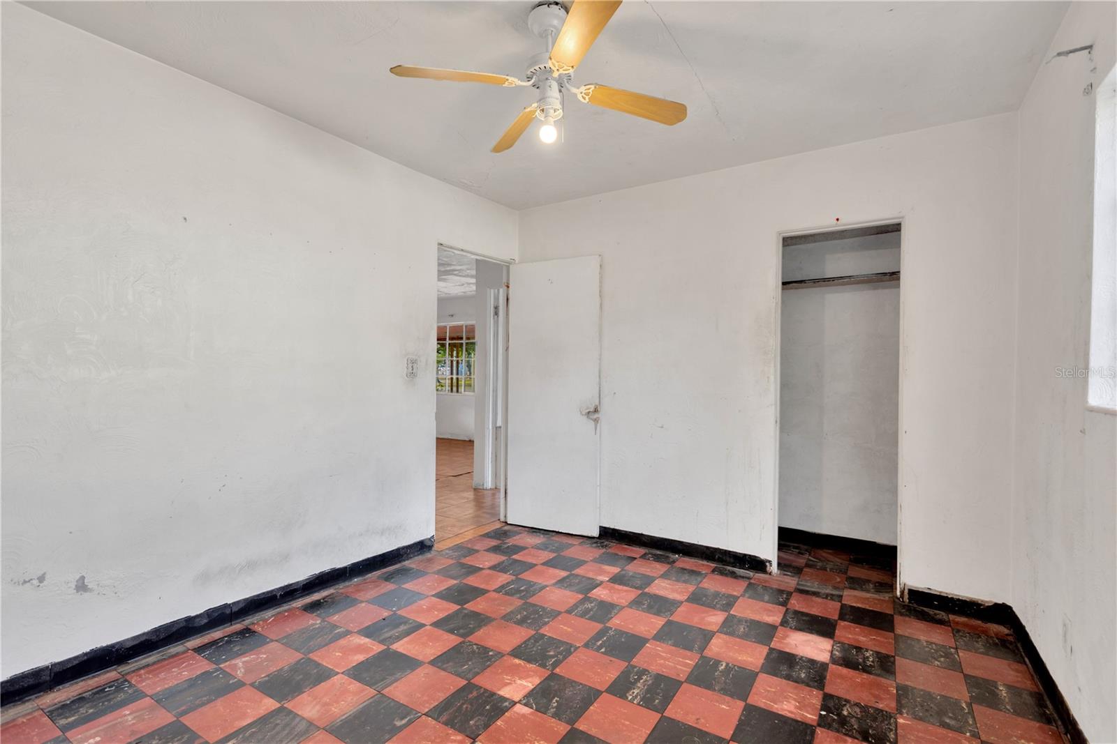 2303 E OSBORNE AVE, TAMPA, FL, 33610