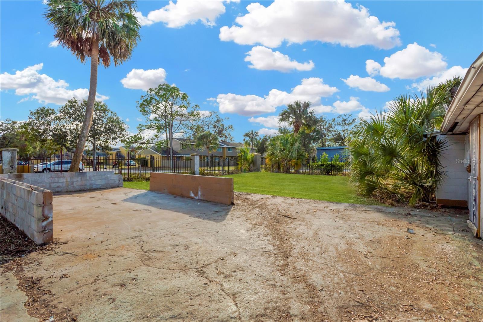 2303 E OSBORNE AVE, TAMPA, FL, 33610