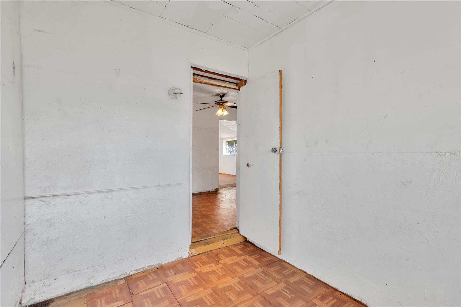 2303 E OSBORNE AVE, TAMPA, FL, 33610