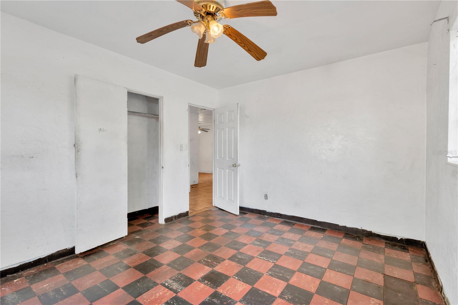 2303 E OSBORNE AVE, TAMPA, FL, 33610