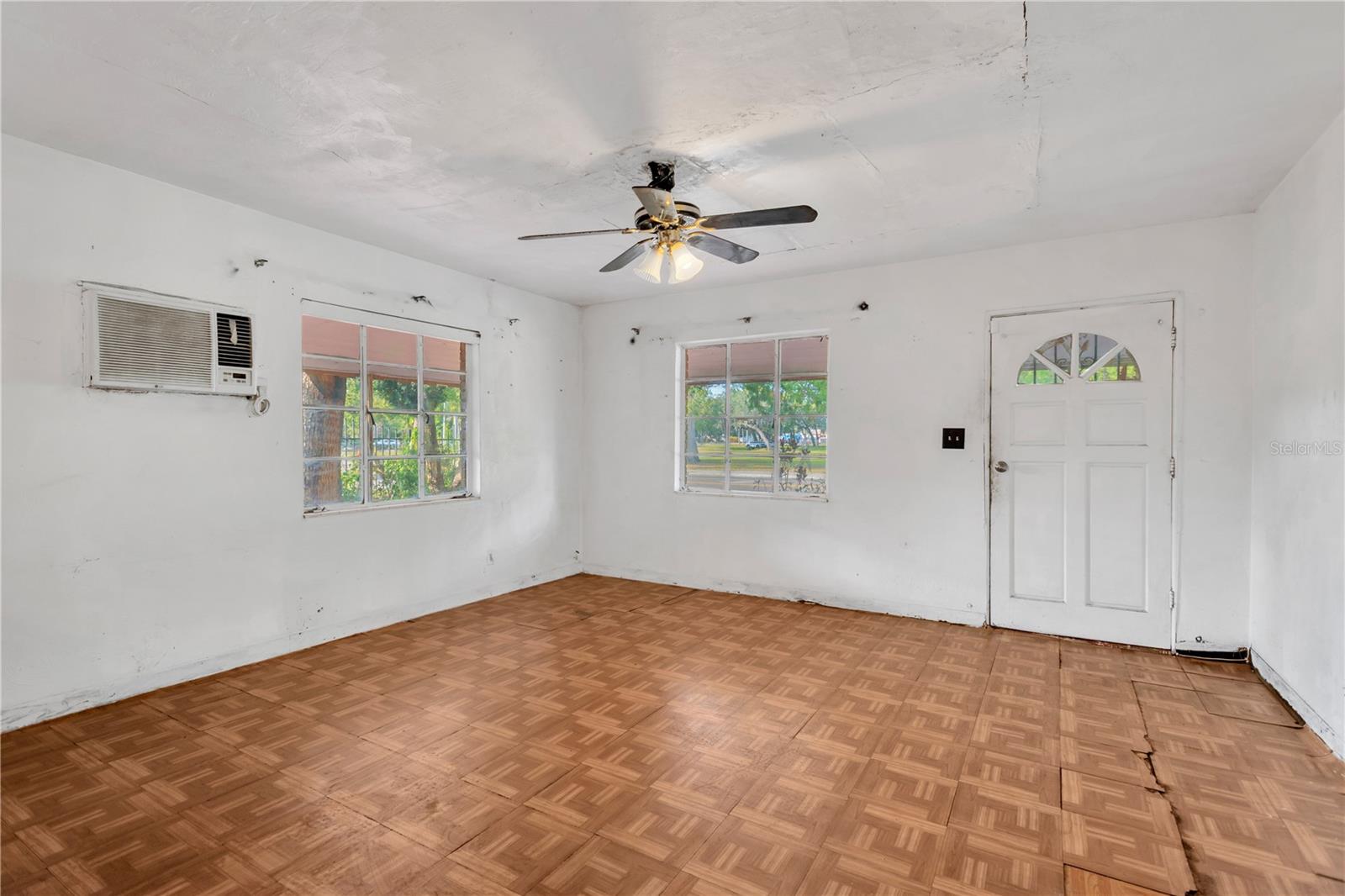 2303 E OSBORNE AVE, TAMPA, FL, 33610