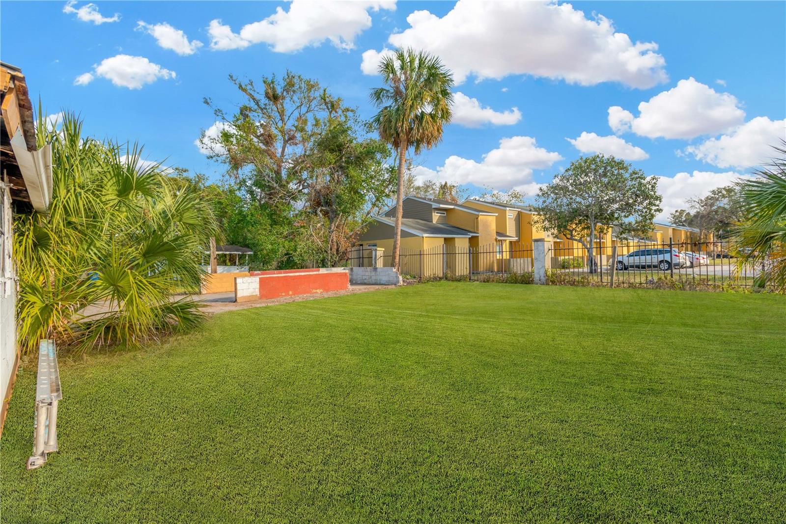 2303 E OSBORNE AVE, TAMPA, FL, 33610