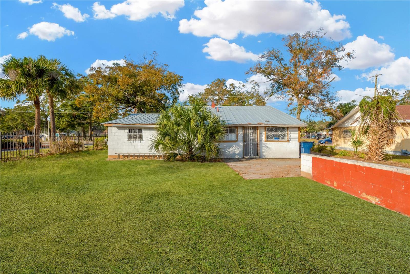 2303 E OSBORNE AVE, TAMPA, FL, 33610