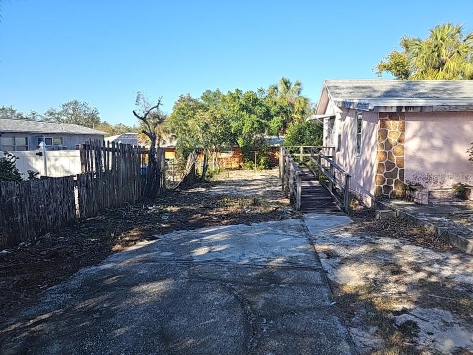 426 S DISSTON AVE, TARPON SPRINGS, FL, 34689