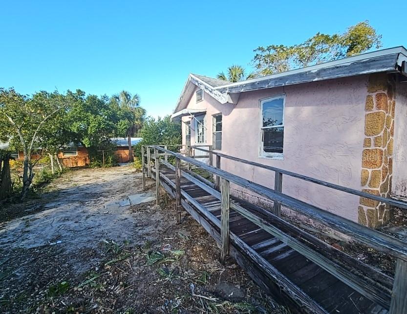 426 S DISSTON AVE, TARPON SPRINGS, FL, 34689