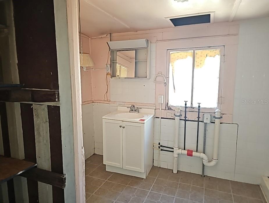 426 S DISSTON AVE, TARPON SPRINGS, FL, 34689