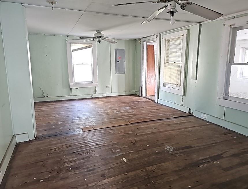 426 S DISSTON AVE, TARPON SPRINGS, FL, 34689