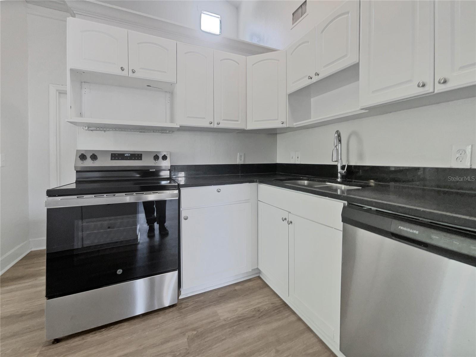 3030 46TH AVE W, BRADENTON, FL, 34207