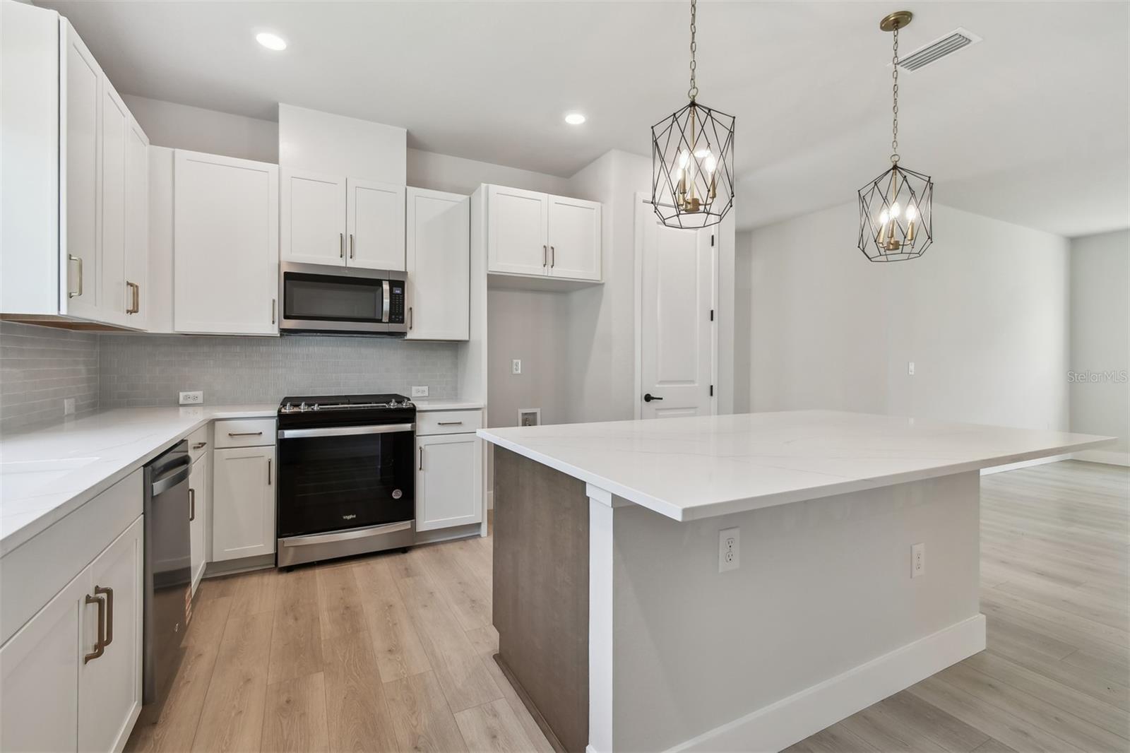 687 ALLORA AVE, NOKOMIS, FL, 34275