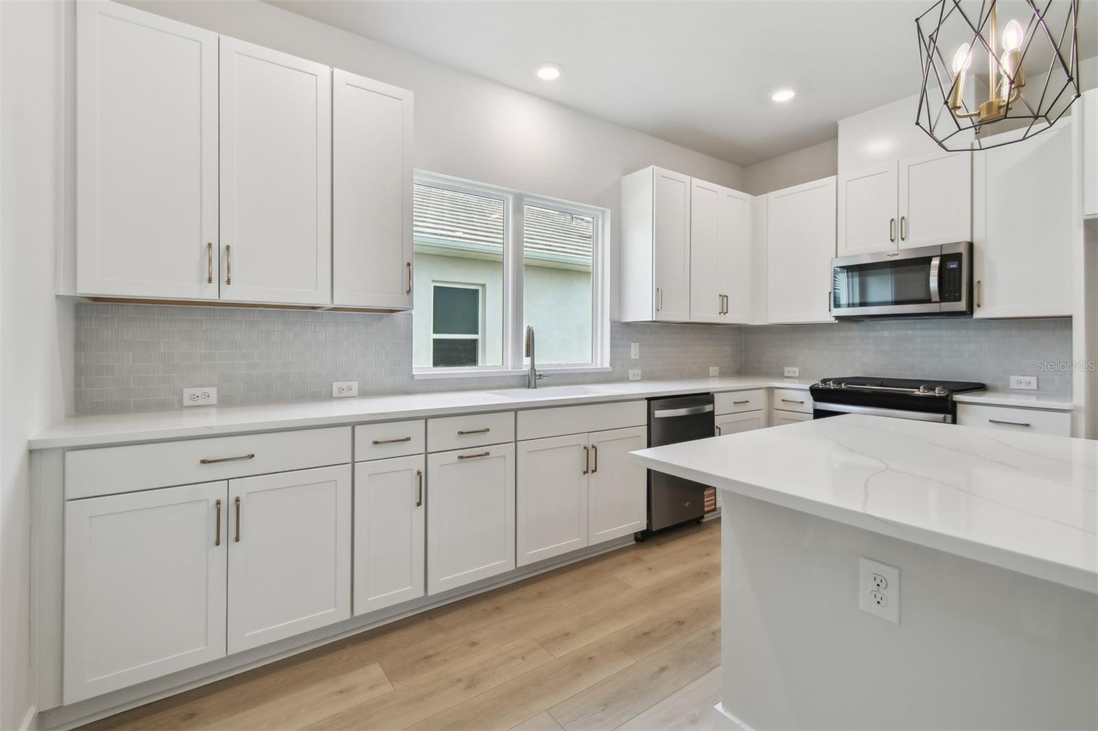 687 ALLORA AVE, NOKOMIS, FL, 34275