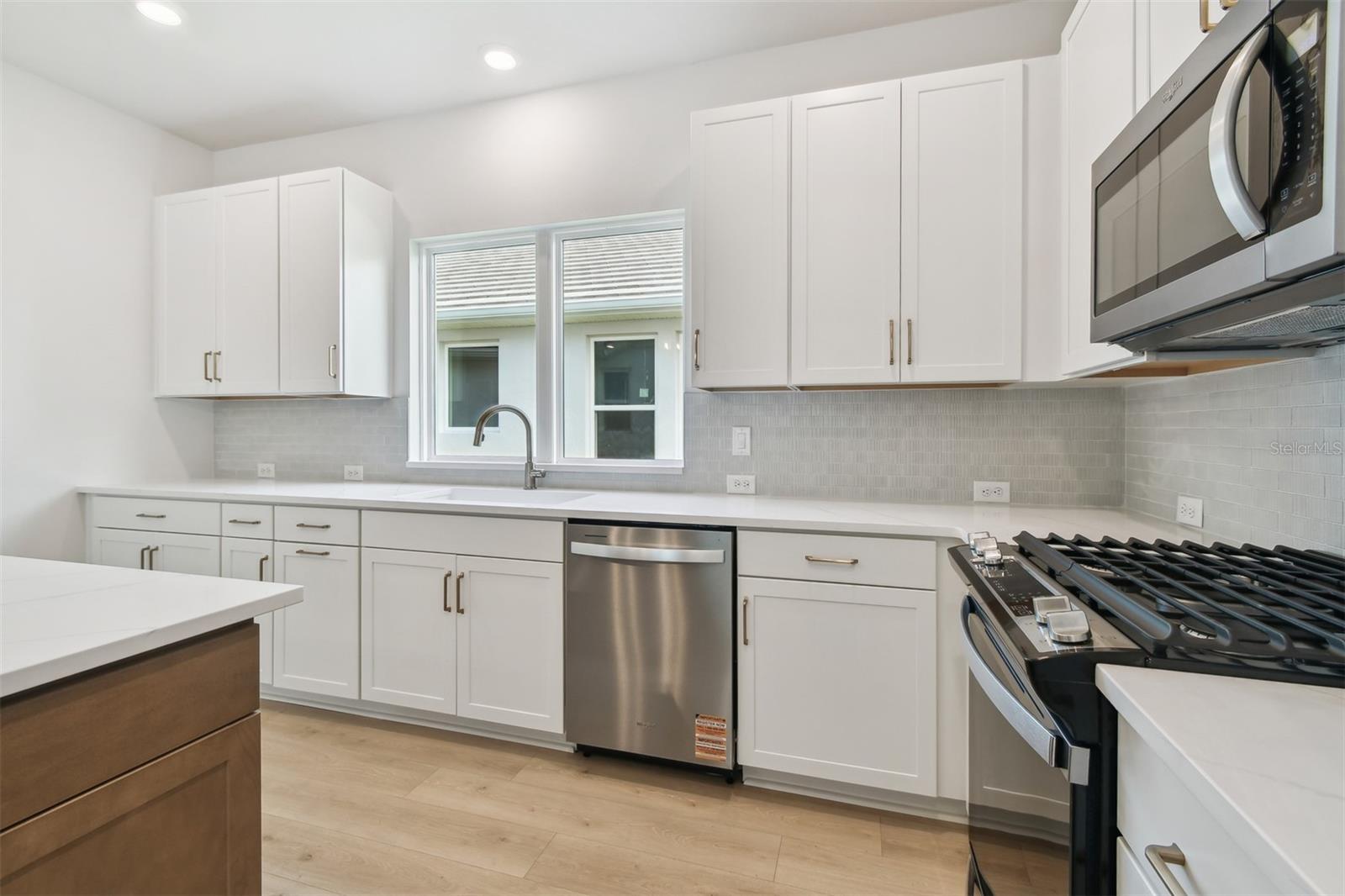 687 ALLORA AVE, NOKOMIS, FL, 34275