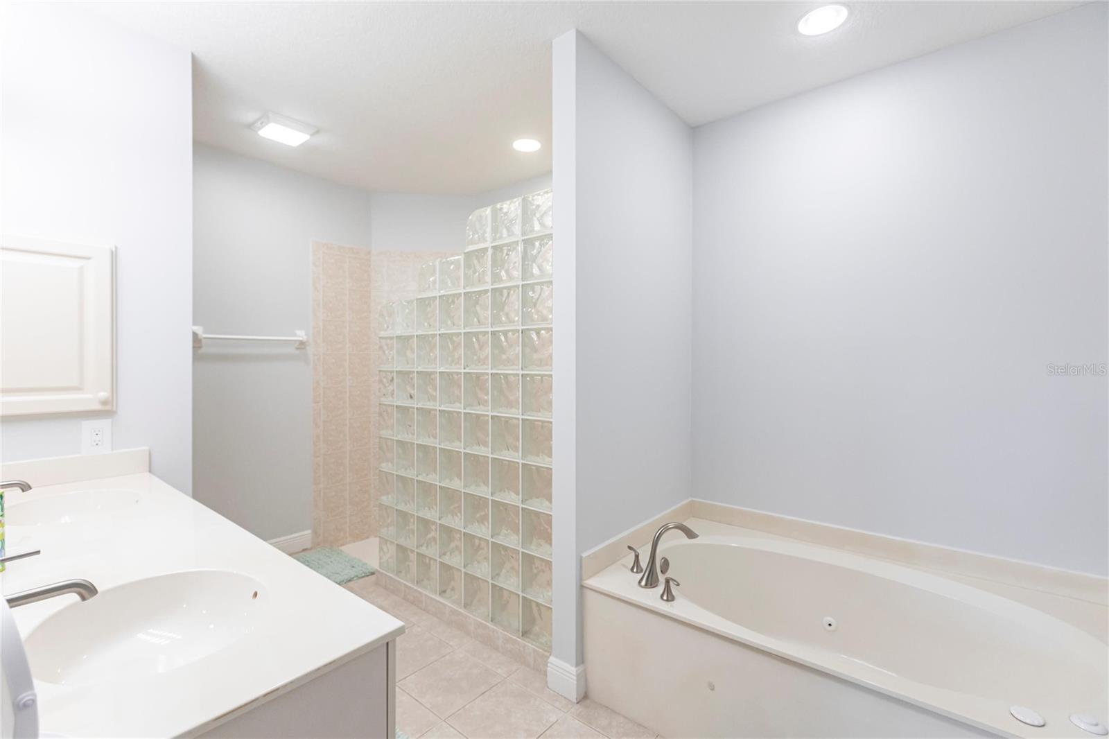 180 HIBISCUS DR #112, PUNTA GORDA, FL, 33950