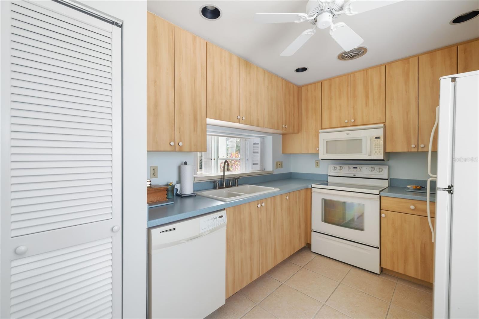 3020 RINGWOOD MDW #11, SARASOTA, FL, 34235