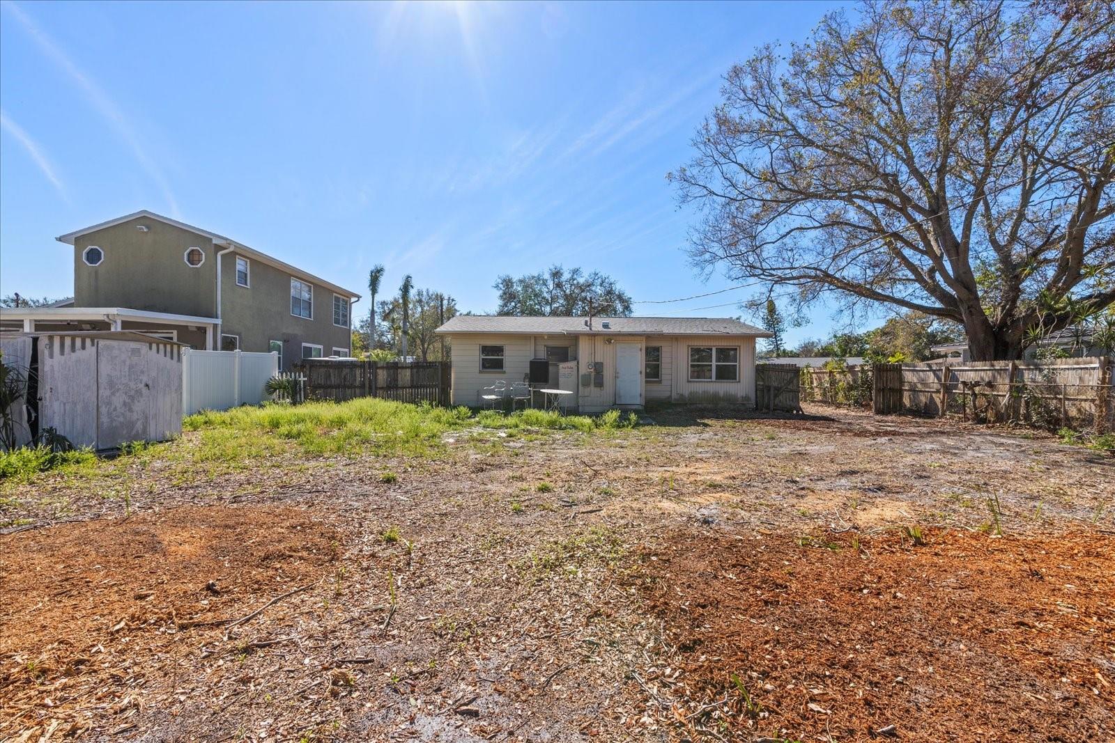 601 61ST AVE NE, ST PETERSBURG, FL, 33703