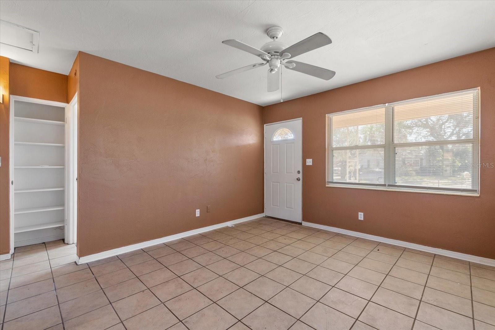 601 61ST AVE NE, ST PETERSBURG, FL, 33703