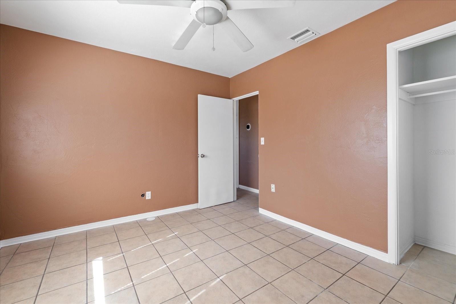 601 61ST AVE NE, ST PETERSBURG, FL, 33703