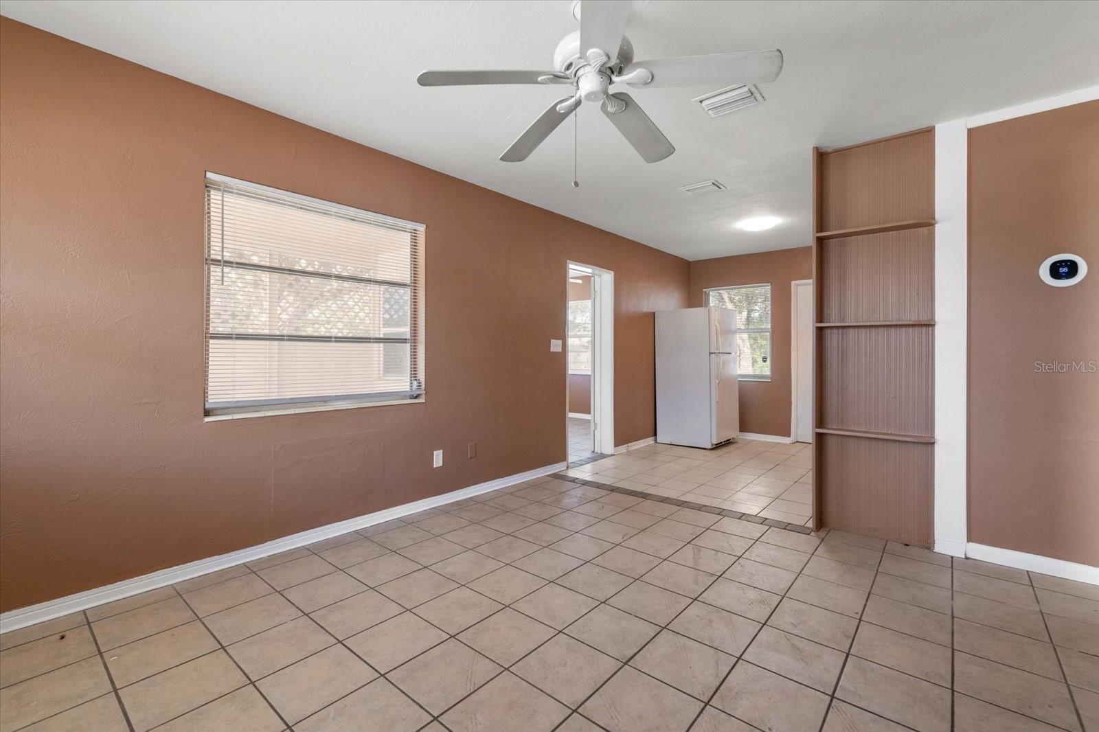 601 61ST AVE NE, ST PETERSBURG, FL, 33703