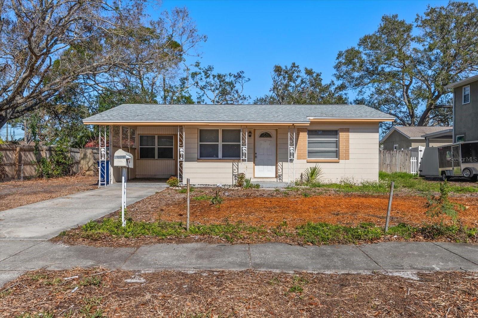 601 61ST AVE NE, ST PETERSBURG, FL, 33703