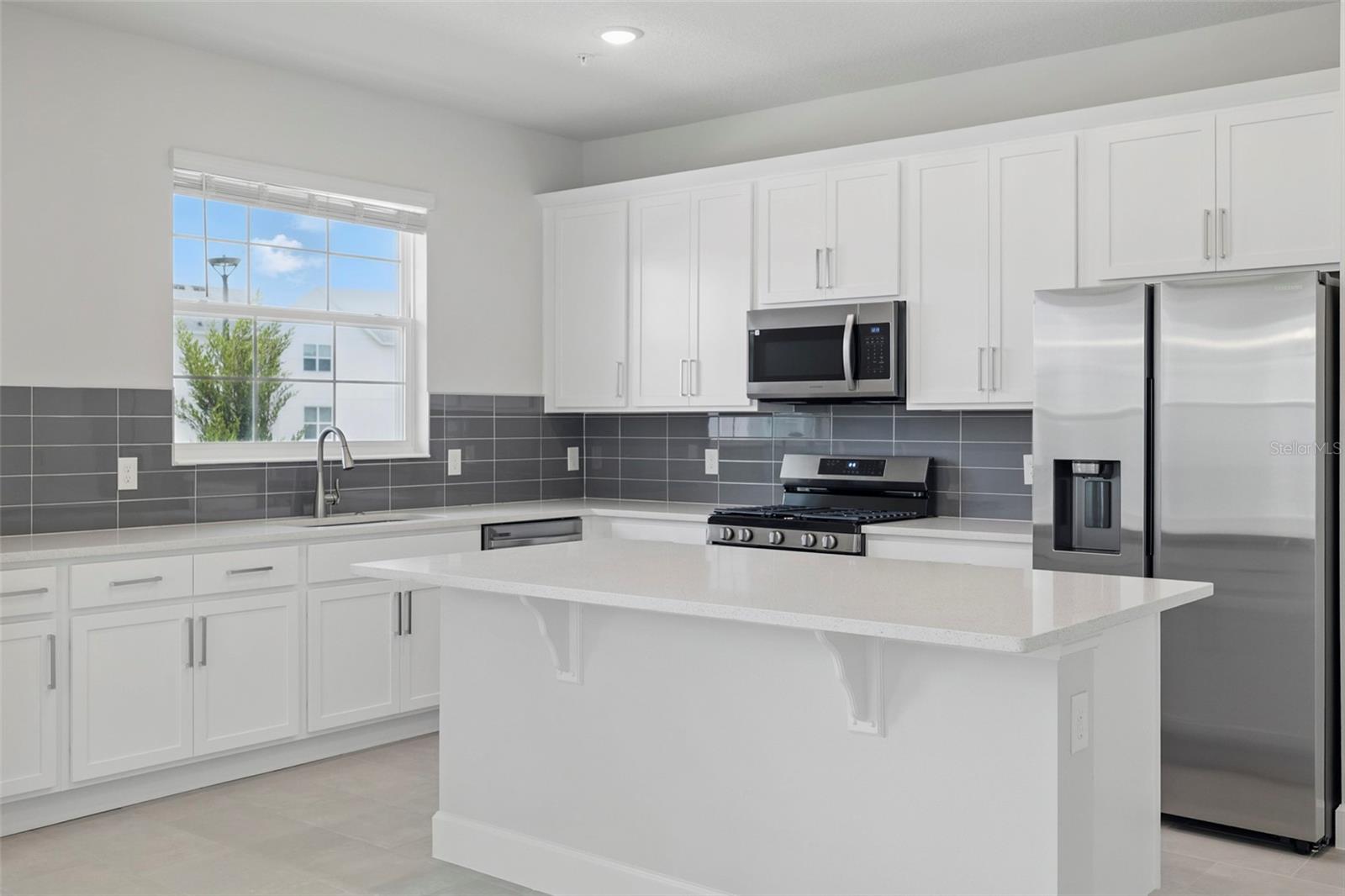 520 ORIENT AVE, DEBARY, FL, 32713