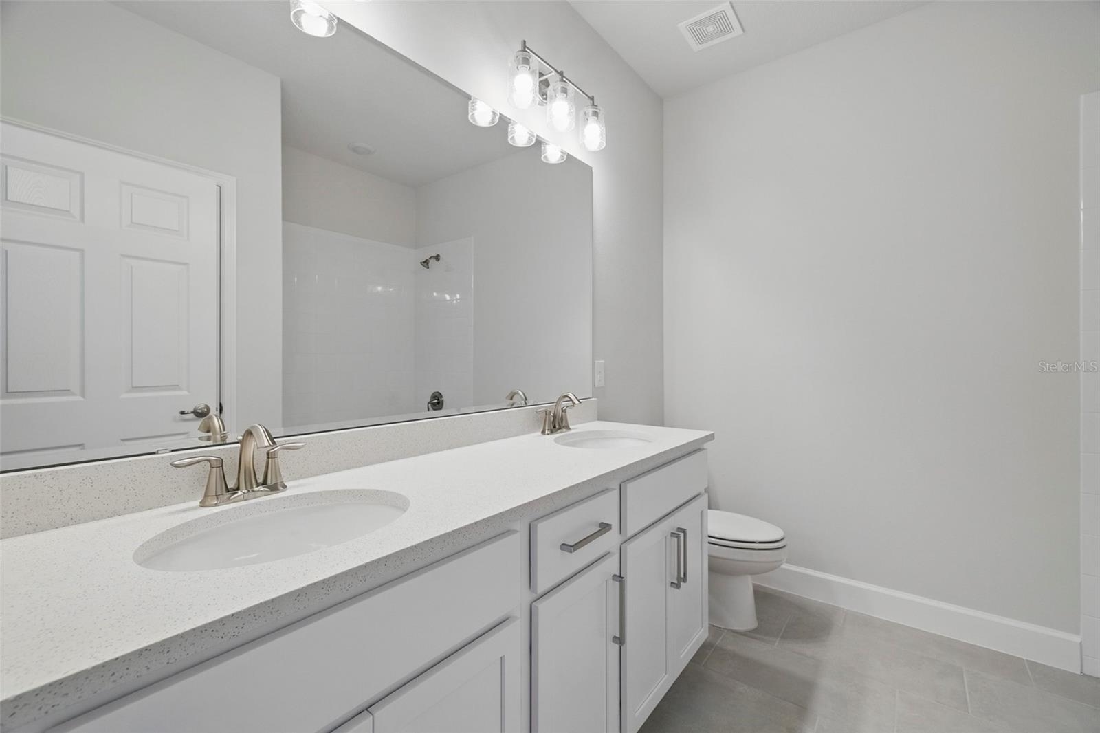 520 ORIENT AVE, DEBARY, FL, 32713