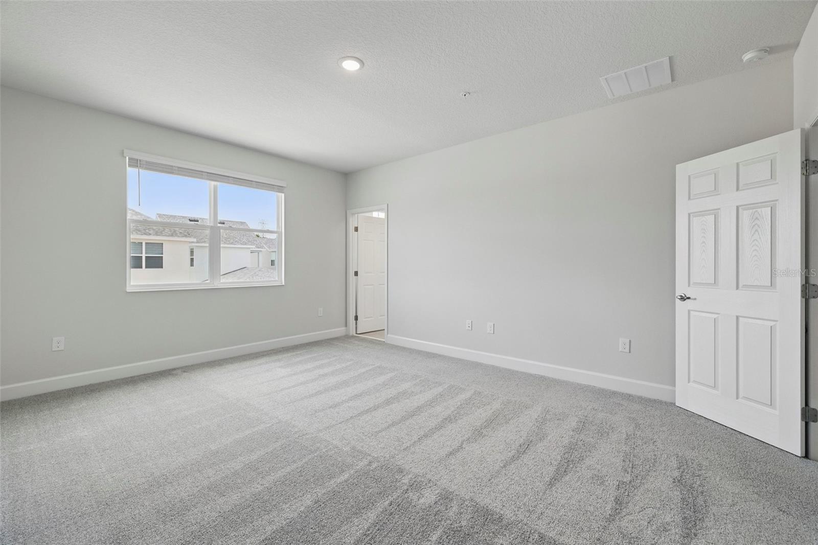 520 ORIENT AVE, DEBARY, FL, 32713