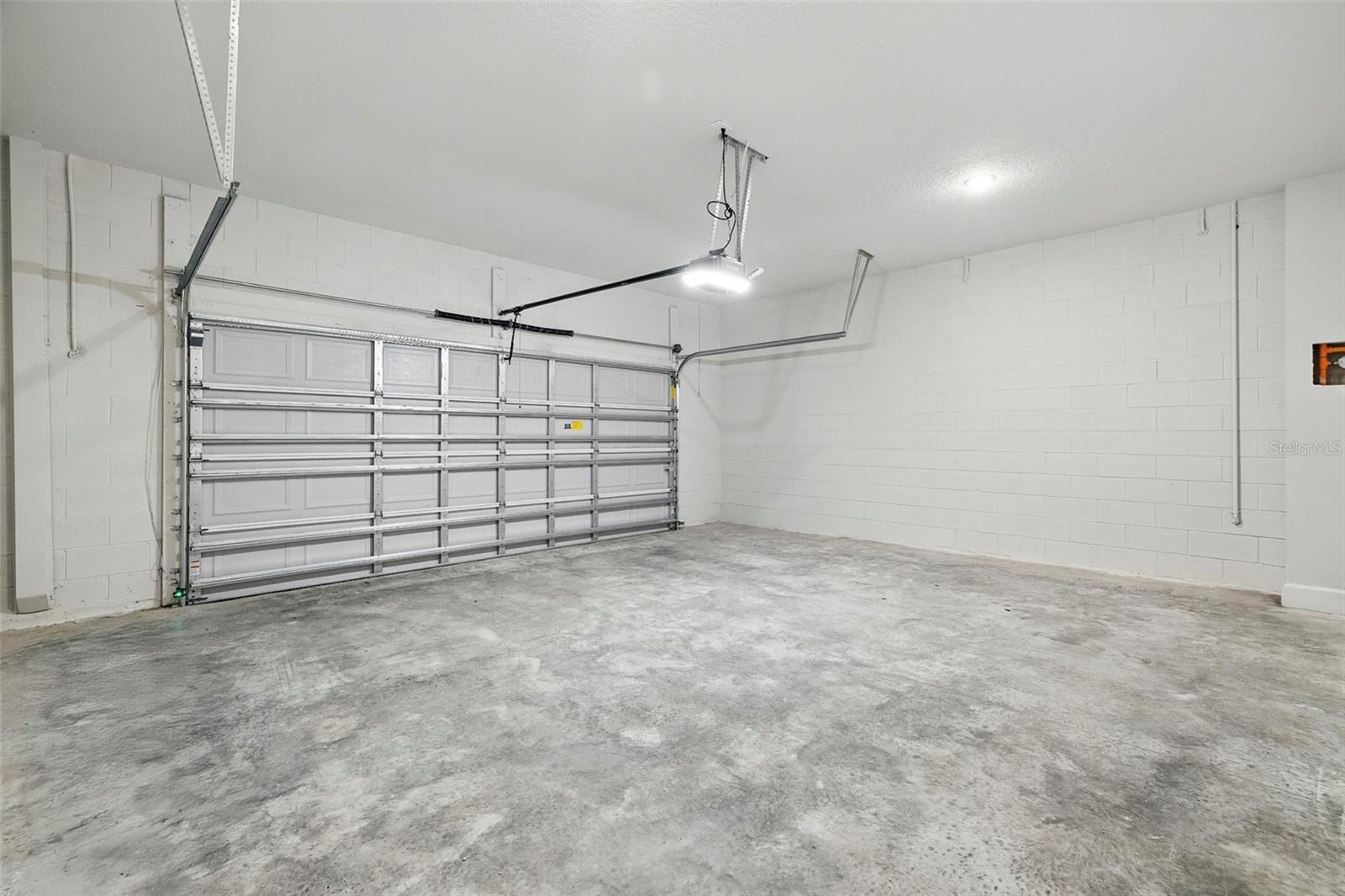 520 ORIENT AVE, DEBARY, FL, 32713