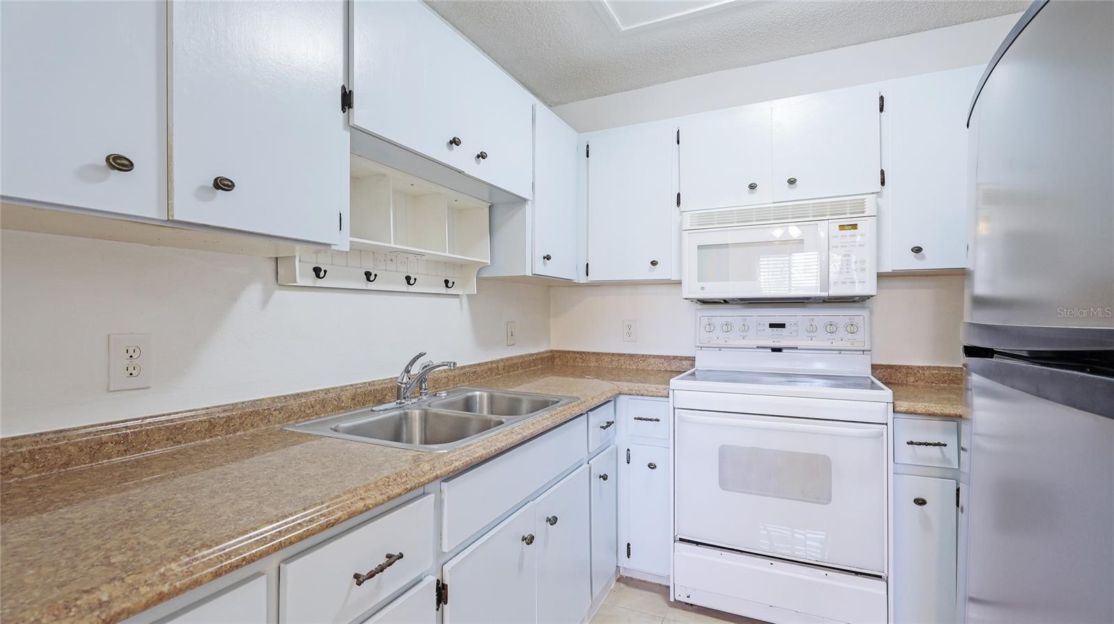 2782 WOODGATE LN #18, SARASOTA, FL, 34231