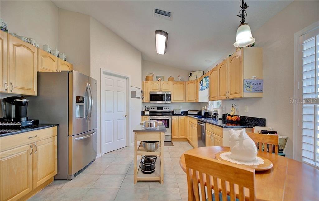 64 CLUBHOUSE LN, SEBRING, FL, 33876