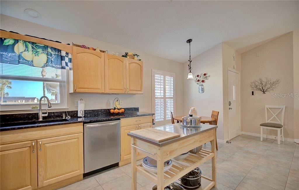 64 CLUBHOUSE LN, SEBRING, FL, 33876