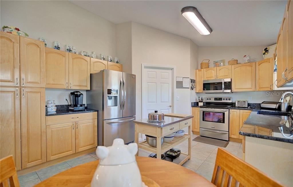 64 CLUBHOUSE LN, SEBRING, FL, 33876