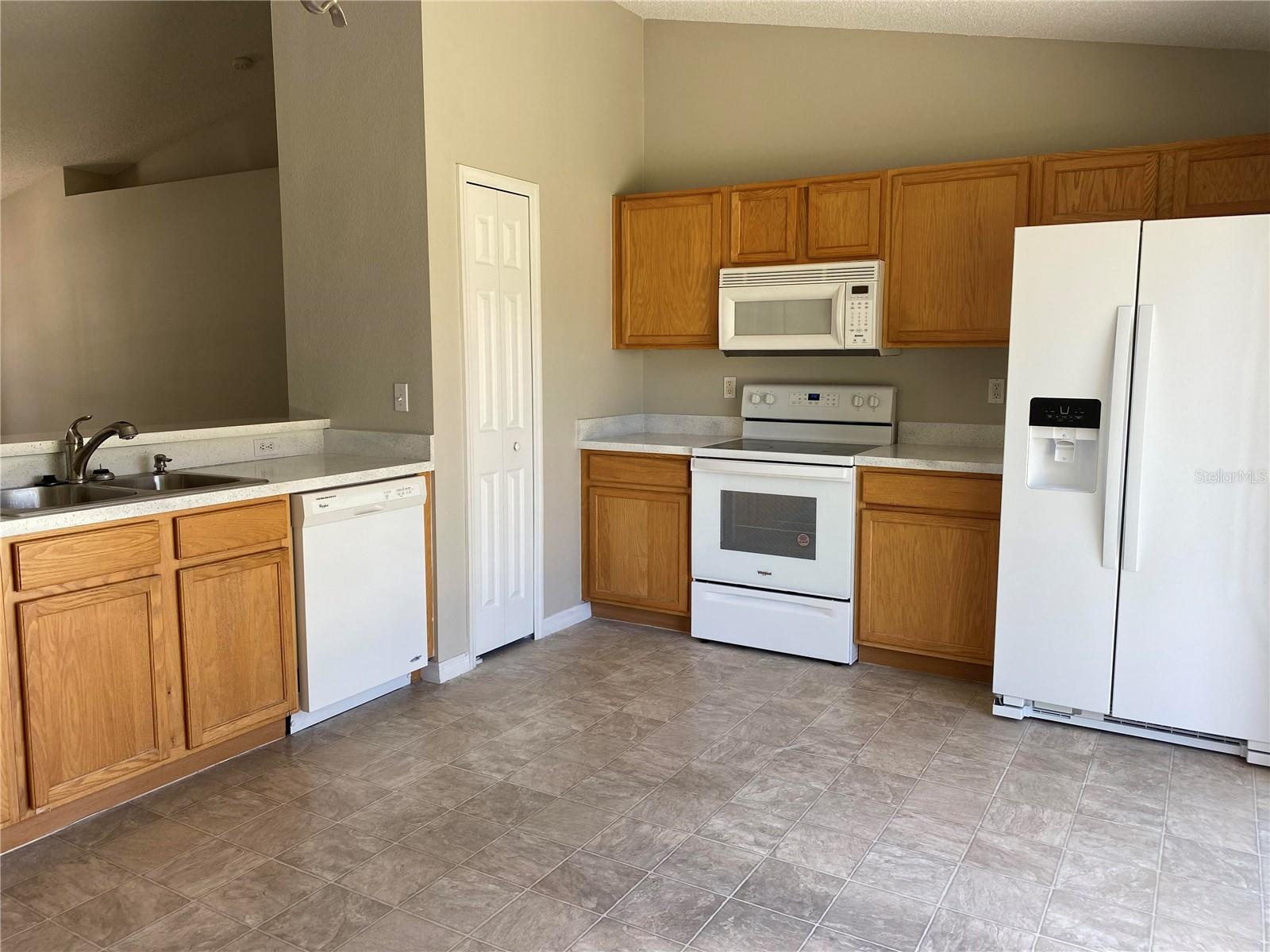 1212 CHESHIRE ST, GROVELAND, FL, 34736