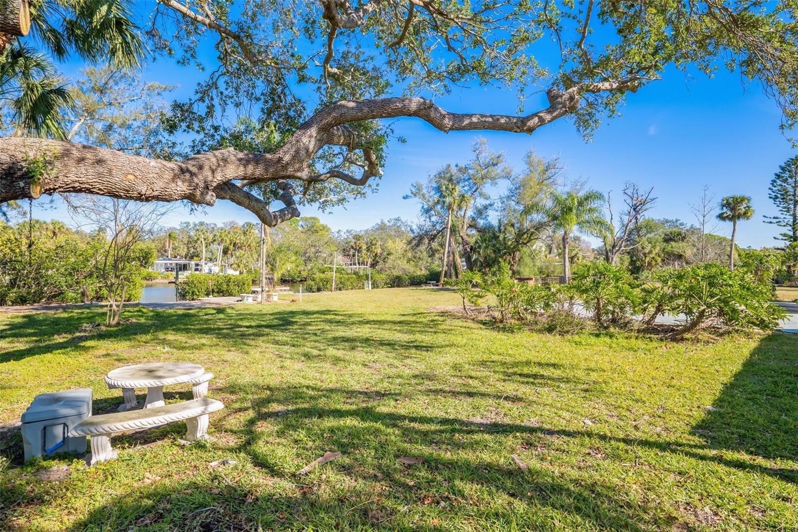 716 RIVERSIDE DR, TARPON SPRINGS, FL, 34689