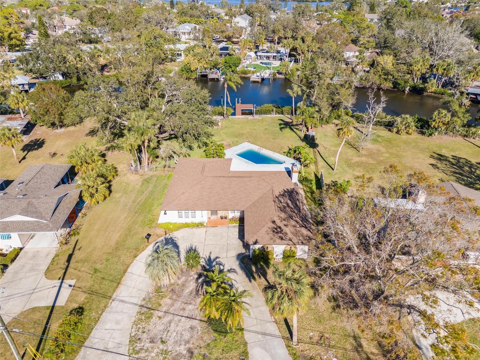 716 RIVERSIDE DR, TARPON SPRINGS, FL, 34689
