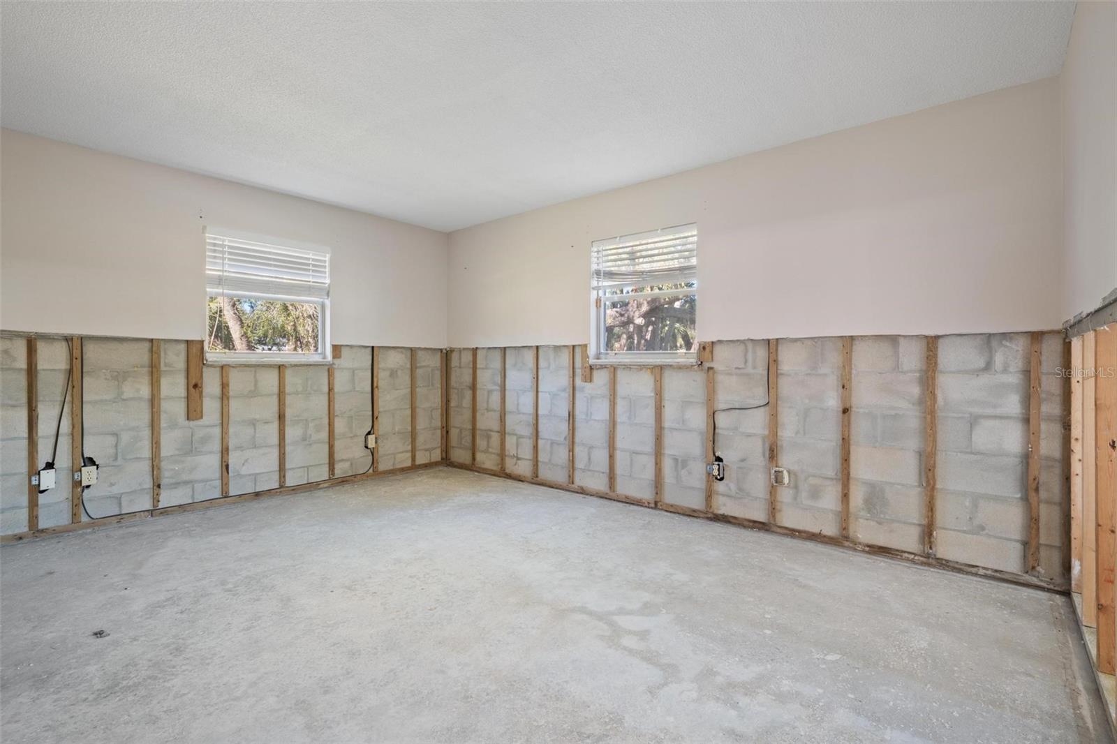 716 RIVERSIDE DR, TARPON SPRINGS, FL, 34689