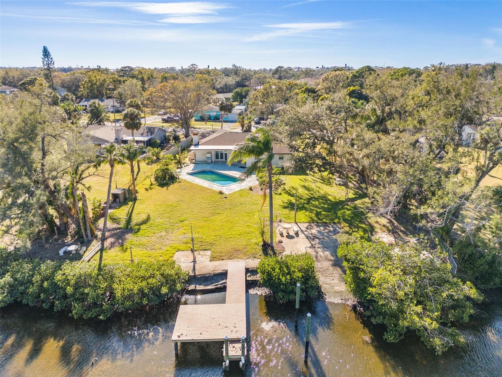 716 RIVERSIDE DR, TARPON SPRINGS, FL, 34689