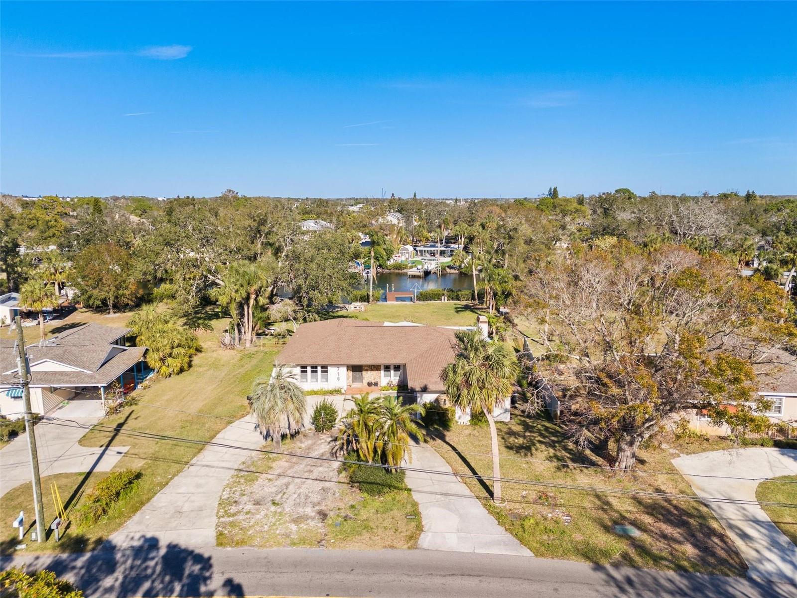 716 RIVERSIDE DR, TARPON SPRINGS, FL, 34689