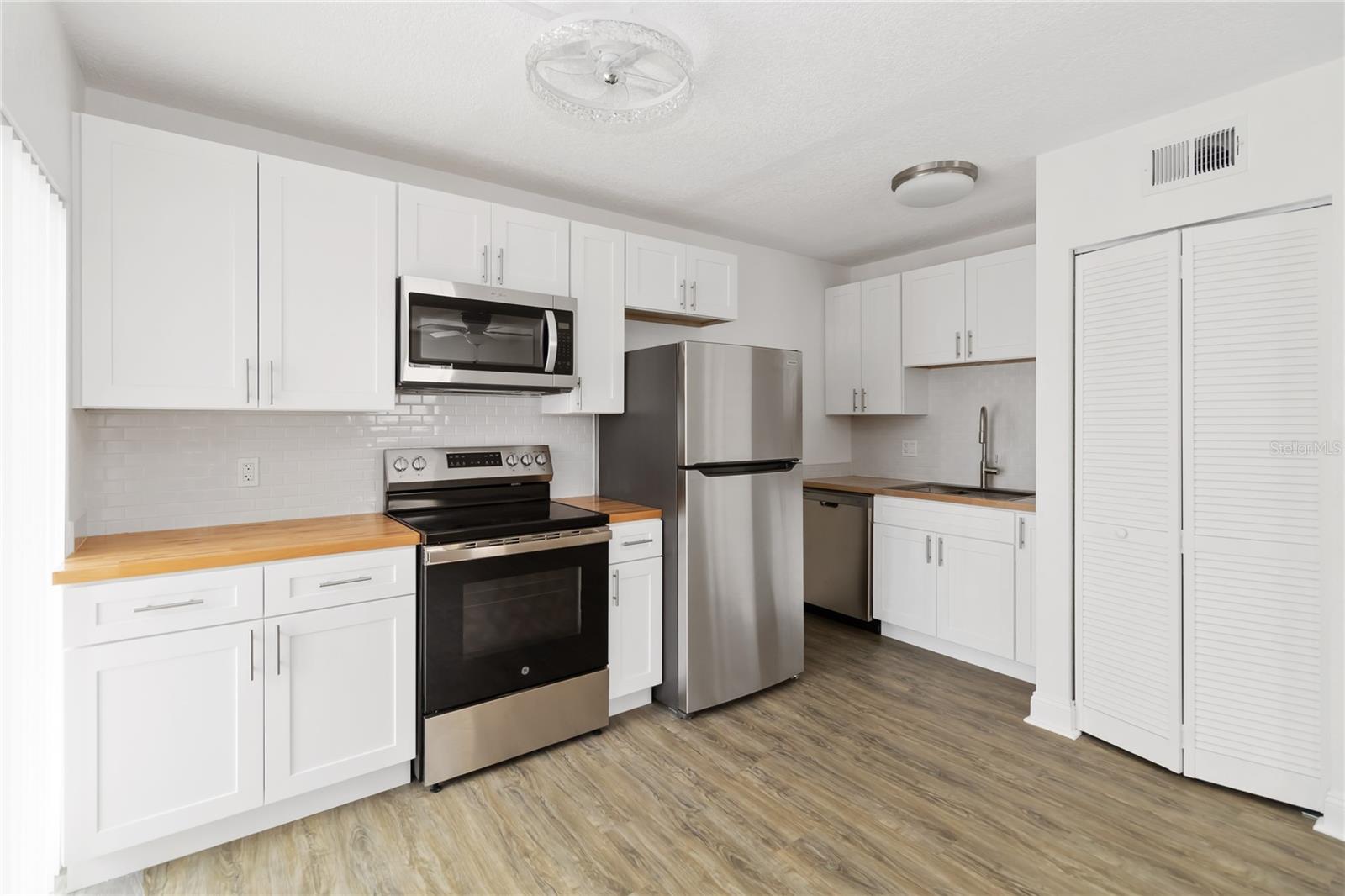 436 AUBURN DR #202, DAYTONA BEACH, FL, 32118