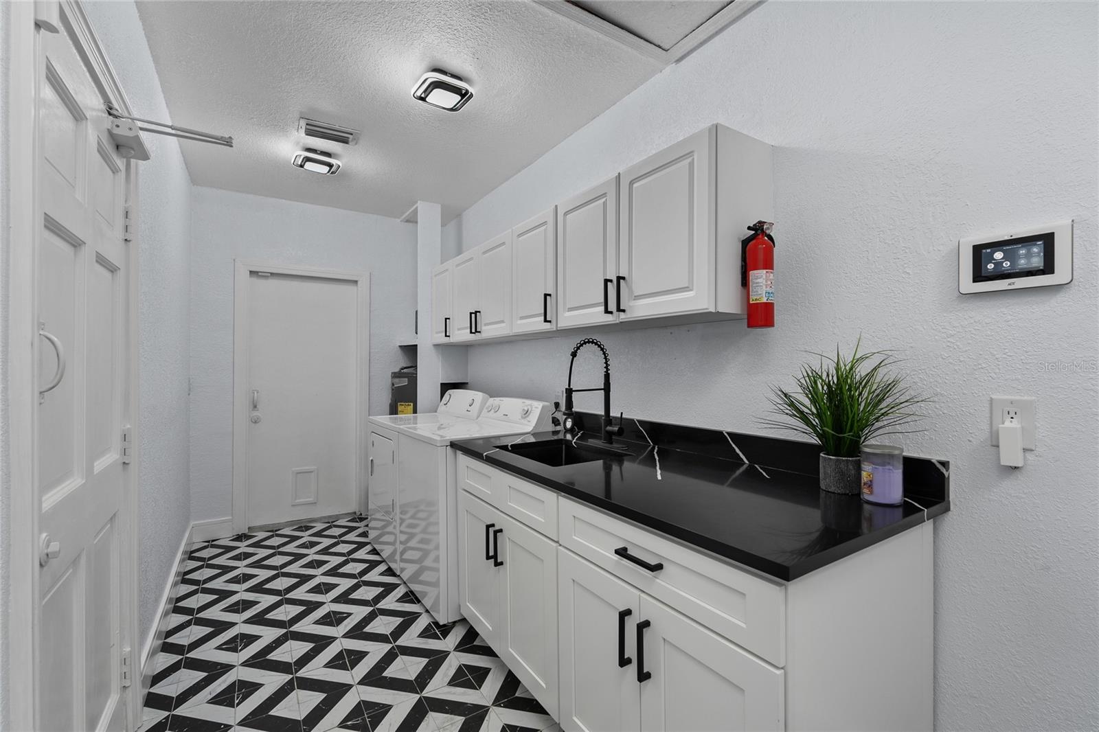 14040 CASCADE LN, TAMPA, FL, 33618