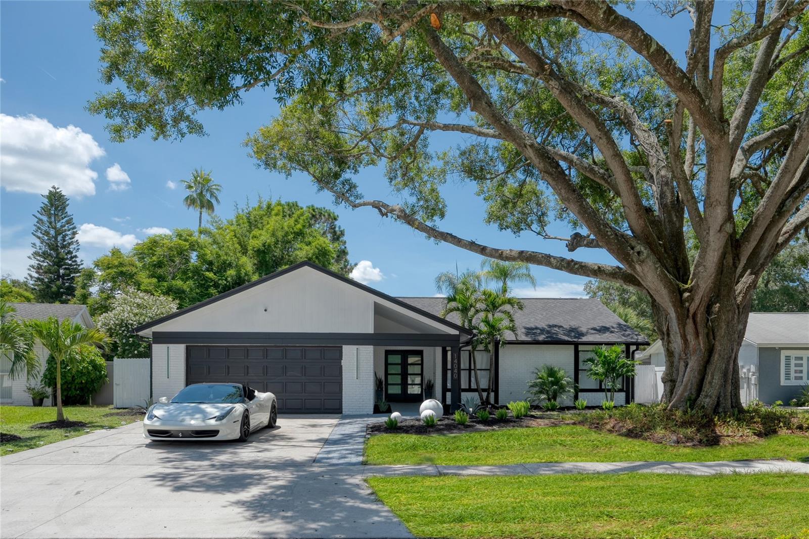 14040 CASCADE LN, TAMPA, FL, 33618