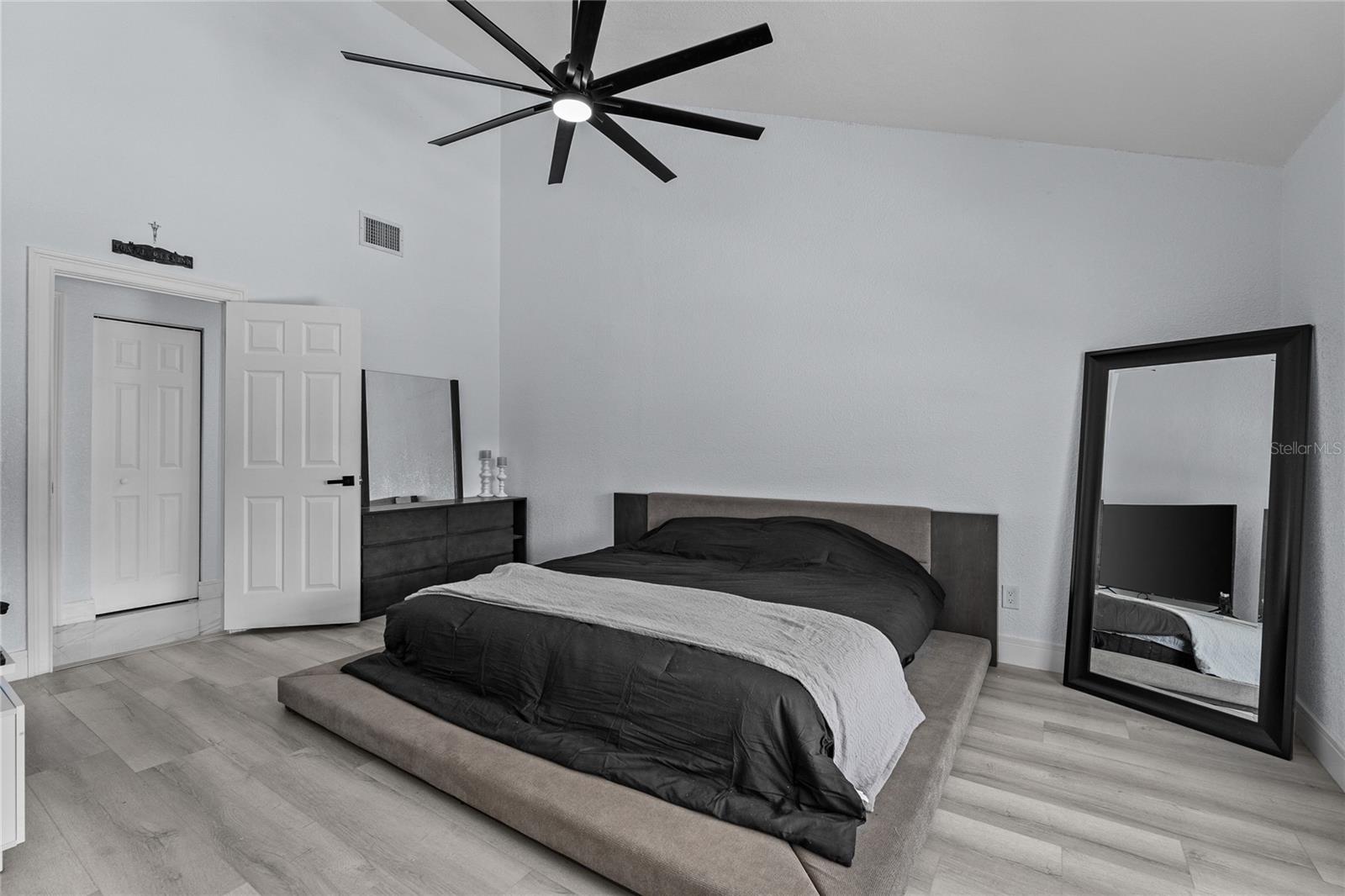 14040 CASCADE LN, TAMPA, FL, 33618