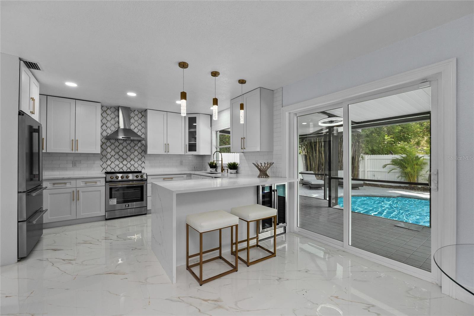 14040 CASCADE LN, TAMPA, FL, 33618