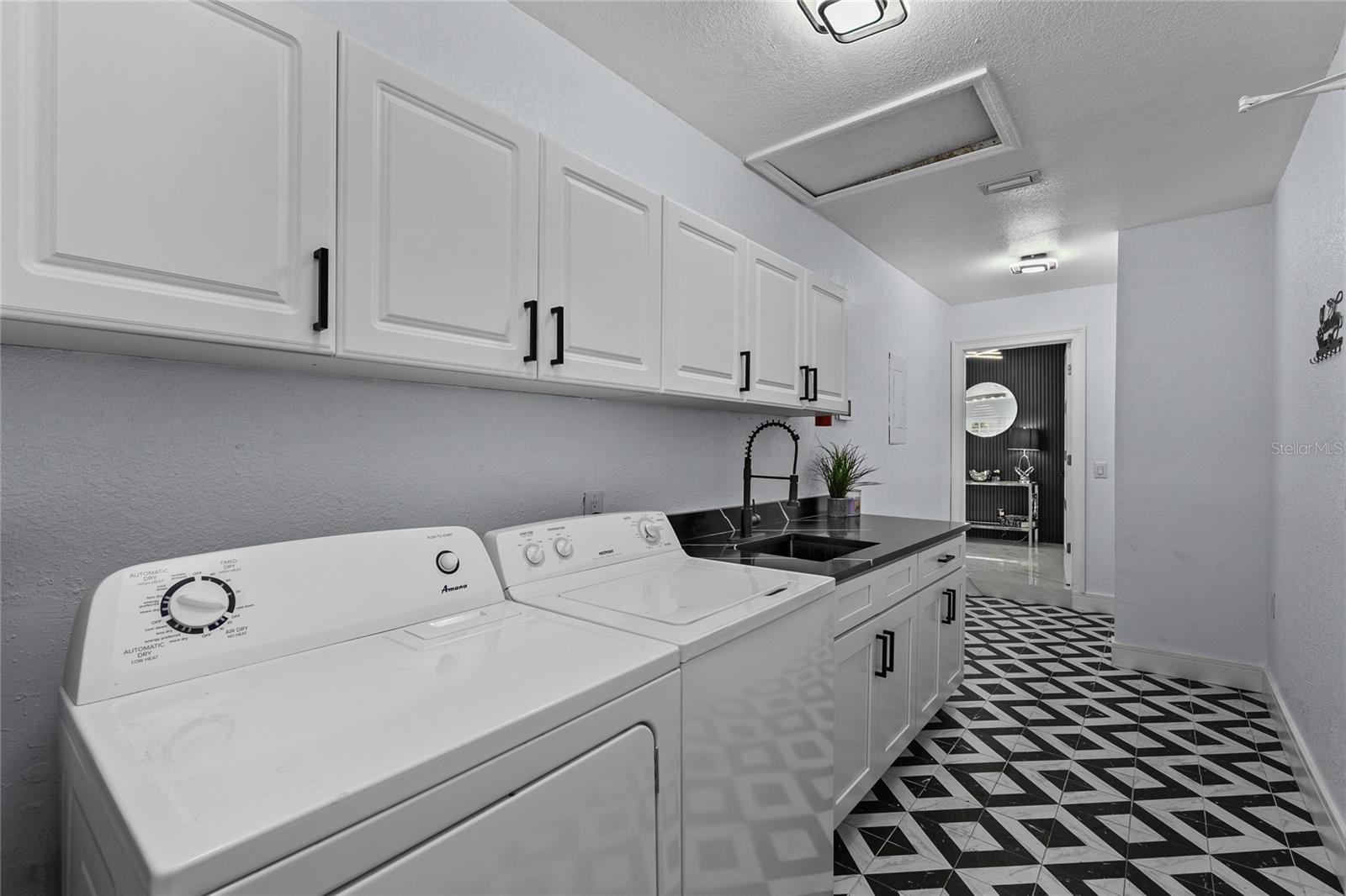 14040 CASCADE LN, TAMPA, FL, 33618