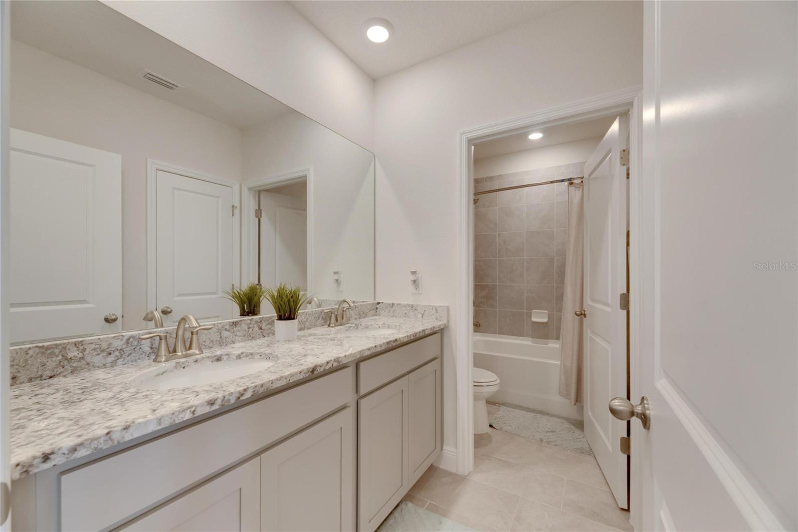 5661 HAWKS CAY ST, APOLLO BEACH, FL, 33572