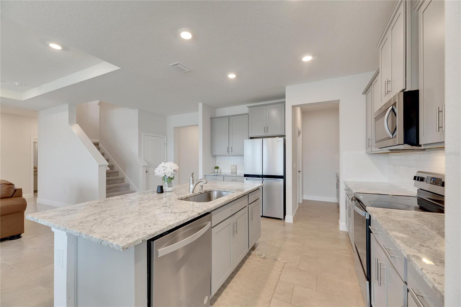 5661 HAWKS CAY ST, APOLLO BEACH, FL, 33572