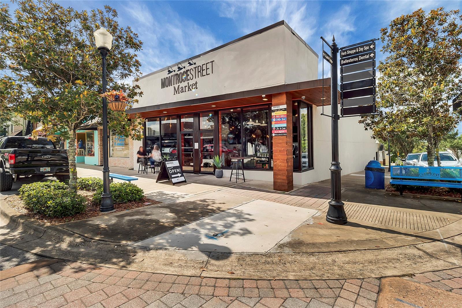 1688 BLUE LAGOON CIR, MASCOTTE, FL, 34753