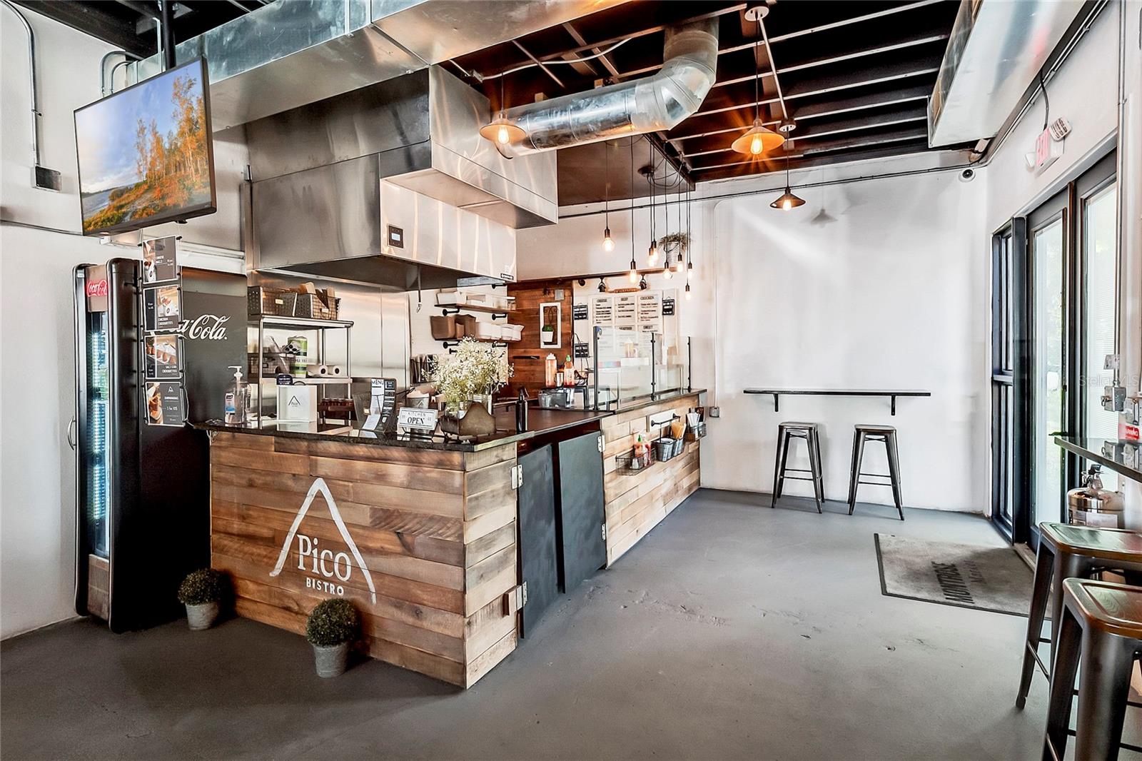 1688 BLUE LAGOON CIR, MASCOTTE, FL, 34753