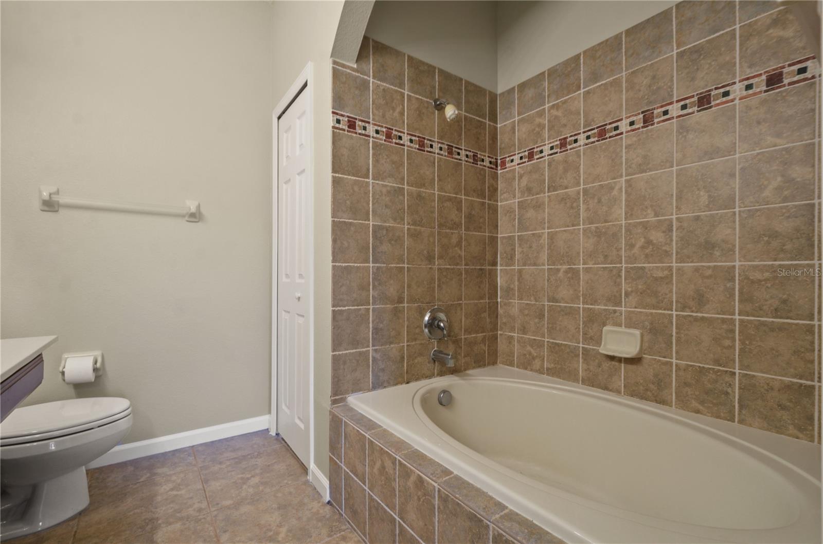 889 PARK GROVE CT, ORLANDO, FL, 32828