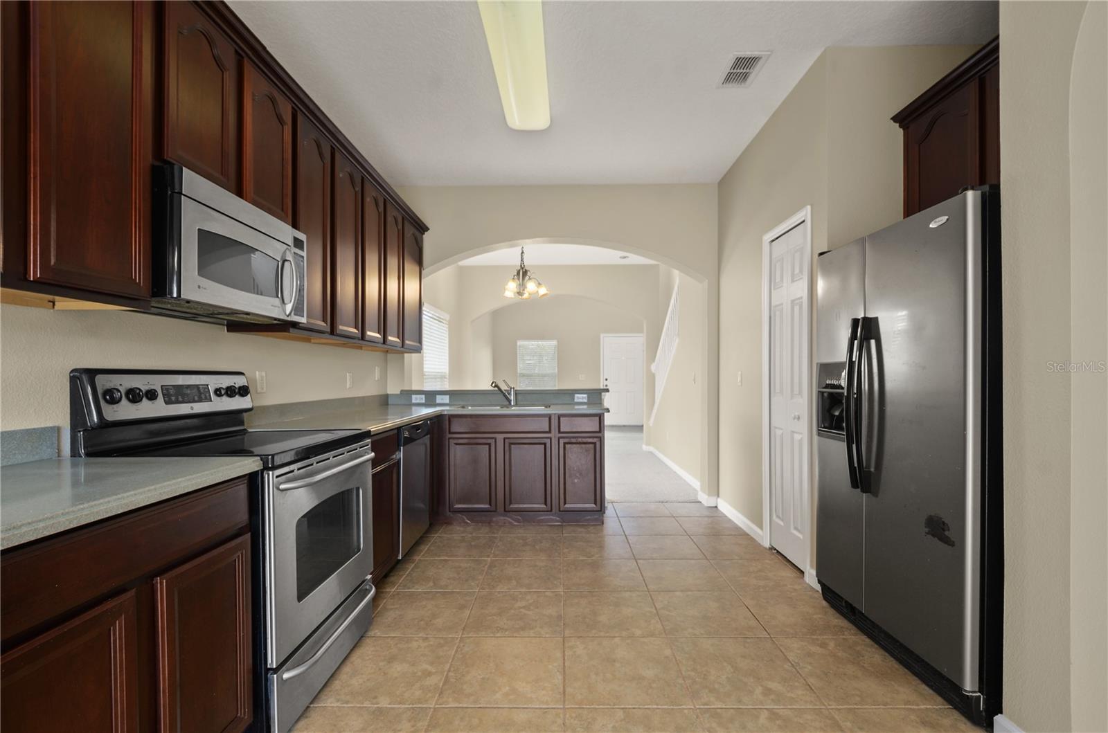 889 PARK GROVE CT, ORLANDO, FL, 32828