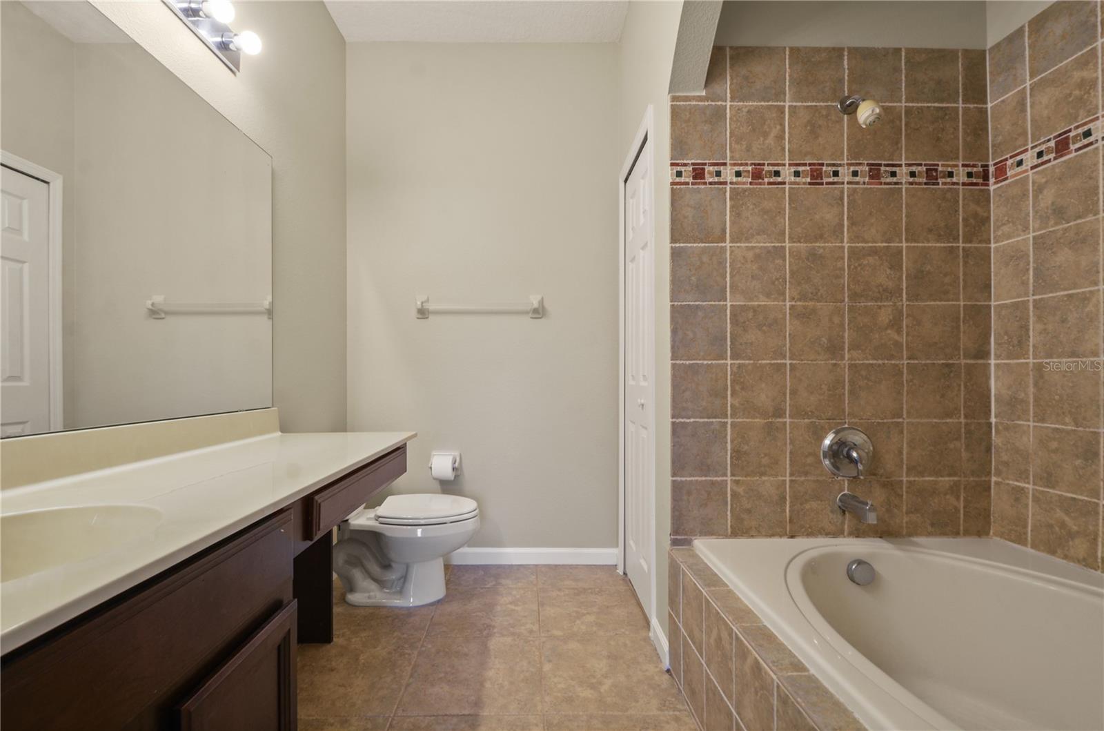 889 PARK GROVE CT, ORLANDO, FL, 32828